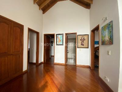 Casa de 4 alcobas en venta en San Jose De Bavaria, Bogotá, 800 m² · foto 12 de 16