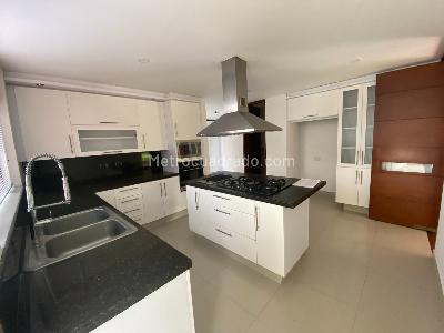 Casa en venta en San Jose De Bavaria, Bogotá · foto 7 de 19