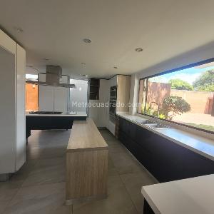 Casa de 4 alcobas en venta en San Jose De Bavaria, Bogotá, 420 m² · foto 11 de 15