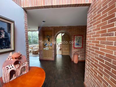 Casa de 4 alcobas en venta en San Jose De Bavaria, Bogotá, 360 m² · foto 9 de 19