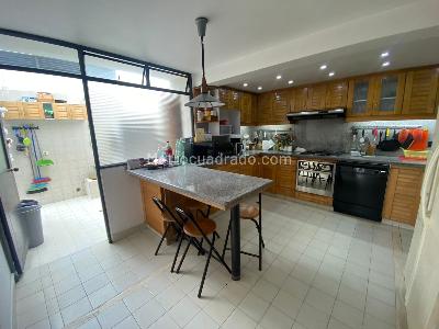 Casa de 4 alcobas en venta en San Jose De Bavaria, Bogotá, 360 m² · foto 17 de 19