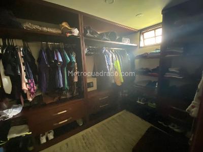 Casa de 4 alcobas en venta en San Jose De Bavaria, Bogotá, 400 m² · foto 14 de 18