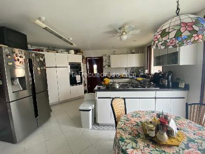 Casa de 3 alcobas en venta en San Jose De Bavaria, Bogotá, 300 m² · foto 11 de 19