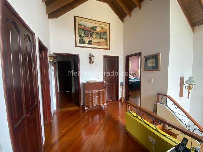 Casa de 3 alcobas en venta en San Jose De Bavaria, Bogotá, 300 m² · foto 16 de 19