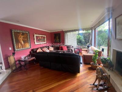 Casa de 3 alcobas en venta en San Jose De Bavaria, Bogotá, 300 m² · foto 3 de 19