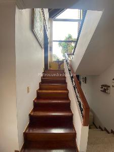 Casa de 3 alcobas en venta en San Jose De Bavaria, Bogotá, 300 m² · foto 6 de 19