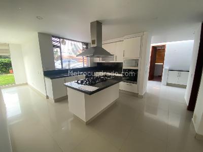 Casa de 5 alcobas en venta en San Jose De Bavaria, Bogotá, 800 m² · foto 7 de 20