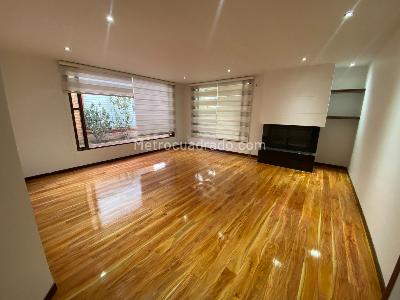 Casa de 4 alcobas en venta en San Jose De Bavaria, Bogotá, 800 m² · foto 5 de 17