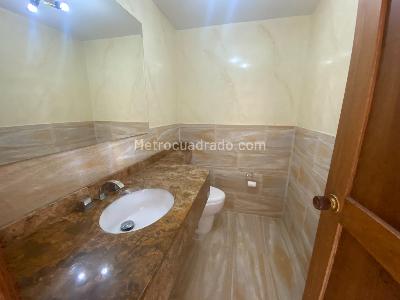 Casa de 4 alcobas en venta en San Jose De Bavaria, Bogotá, 800 m² · foto 9 de 18
