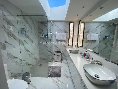Casa de 4 alcobas en venta en San Jose De Bavaria, Bogotá, 280 m² · foto 14 de 17