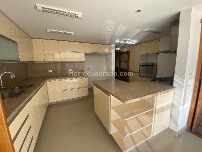 Casa de 4 alcobas en venta en San Jose De Bavaria, Bogotá, 360 m² · foto 12 de 19