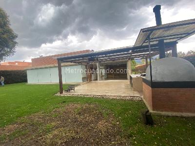 Casa de 4 alcobas en arriendo en Hacienda San Simon, Bogotá, 1400 m² · foto 12 de 16