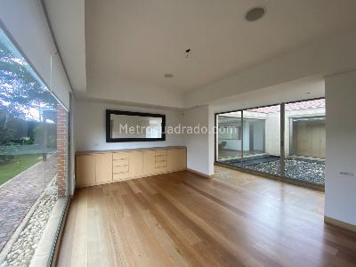 Casa de 4 alcobas en arriendo en Hacienda San Simon, Bogotá, 1400 m² · foto 5 de 16