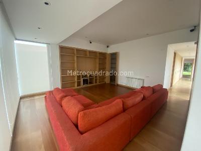 Casa de 4 alcobas en arriendo en Hacienda San Simon, Bogotá, 1400 m² · foto 9 de 16