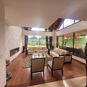 Casa de 4 alcobas en venta en San Jose De Bavaria, Bogotá, 560 m² · foto 2 de 18
