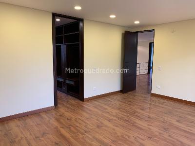 Casa de 4 alcobas en venta en San Simon, Bogotá, 430 m² · foto 13 de 20