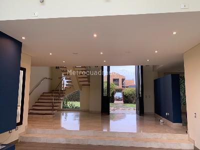 Casa de 4 alcobas en venta en San Simon, Bogotá, 430 m² · foto 4 de 20