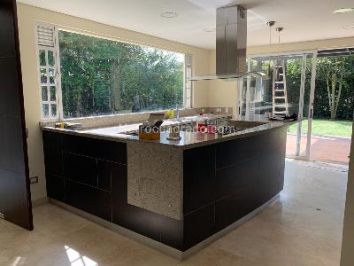 Casa de 4 alcobas en venta en San Simon, Bogotá, 430 m² · foto 12 de 20