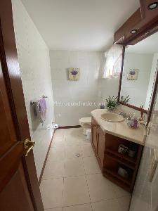 Casa de 4 alcobas en venta en San Jose De Bavaria, Bogotá, 360 m² · foto 2 de 20