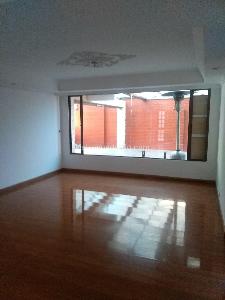 Casa de 4 alcobas en venta en San Jose De Bavaria, Bogotá, 380 m² · foto 8 de 18
