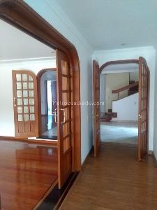 Casa de 4 alcobas en venta en San Jose De Bavaria, Bogotá, 380 m² · foto 14 de 18