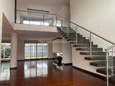 Casa de 2 alcobas en venta en San Jose De Bavaria, Bogotá, 550 m² · foto 2 de 17