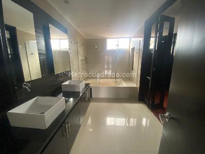 Casa de 2 alcobas en venta en San Jose De Bavaria, Bogotá, 550 m² · foto 8 de 17