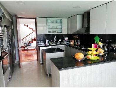 Casa de 4 alcobas en venta en Hacienda San Simon, Bogotá, 1153 m² · foto 4 de 7