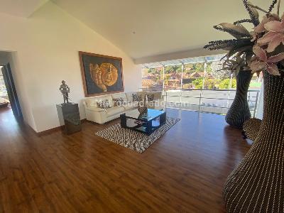 Casa de 4 alcobas en venta en San Jose De Bavaria, Bogotá, 520 m² · foto 1 de 19