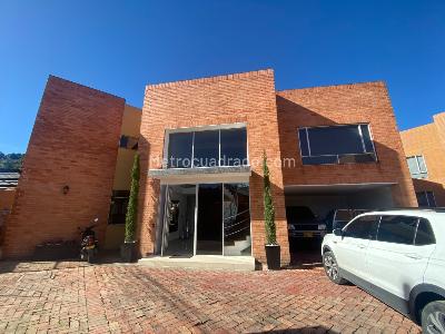 Casa de 4 alcobas en venta en San Jose De Bavaria, Bogotá, 520 m² · foto 2 de 19