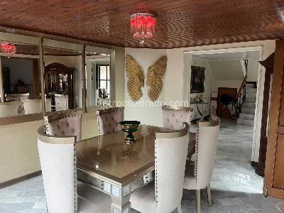 Casa de 4 alcobas en venta en San Jose De Bavaria, Bogotá, 340 m² · foto 2 de 16