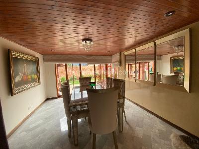 Casa de 4 alcobas en venta en San Jose De Bavaria, Bogotá, 360 m² · foto 2 de 15