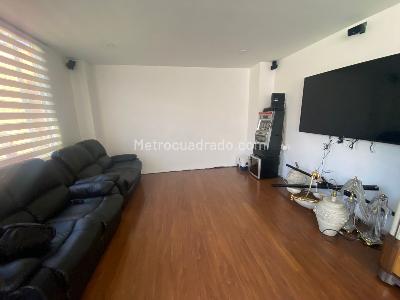 Casa de 4 alcobas en venta en San Jose De Bavaria, Bogotá, 520 m² · foto 5 de 20
