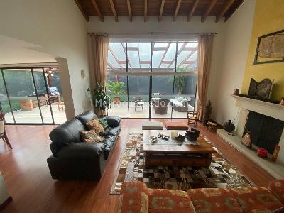 Casa de 4 alcobas en venta en San Jose De Bavaria, Bogotá, 380 m² · foto 5 de 17