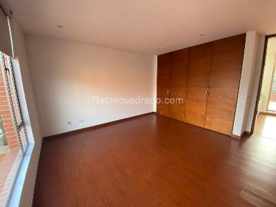 Casa de 5 alcobas en venta en San Jose De Bavaria, Bogotá, 460 m² · foto 15 de 19