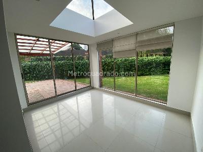Casa de 5 alcobas en venta en San Jose De Bavaria, Bogotá, 460 m² · foto 7 de 19