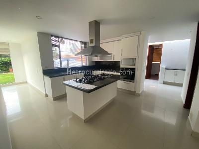 Casa de 5 alcobas en venta en San Jose De Bavaria, Bogotá, 460 m² · foto 8 de 19