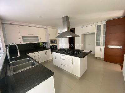 Casa de 5 alcobas en venta en San Jose De Bavaria, Bogotá, 460 m² · foto 10 de 19