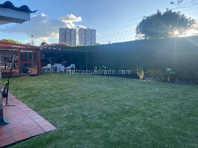 Casa de 3 alcobas en venta en San Jose De Bavaria, Bogotá, 300 m² · foto 8 de 12