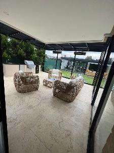 Casa de 5 alcobas en venta en San Jose De Bavaria, Bogotá, 590 m² · foto 2 de 13