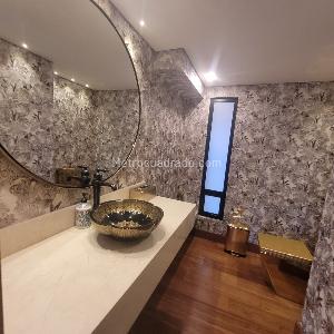 Casa de 5 alcobas en venta en San Jose De Bavaria, Bogotá, 590 m² · foto 6 de 13
