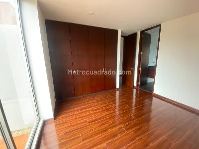 Casa de 3 alcobas en venta en San Jose De Bavaria, Bogotá, 420 m² · foto 10 de 16