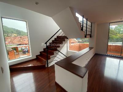 Casa de 3 alcobas en venta en San Jose De Bavaria, Bogotá, 420 m² · foto 9 de 16