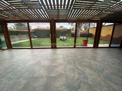 Casa de 4 alcobas en venta en San Jose De Bavaria, Bogotá, 560 m² · foto 3 de 16