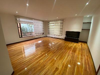 Casa de 4 alcobas en venta en San Jose De Bavaria, Bogotá, 560 m² · foto 6 de 16