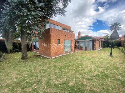 Casa de 4 alcobas en venta en San Jose De Bavaria, Bogotá, 280 m² · foto 11 de 19