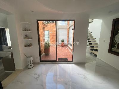 Casa de 4 alcobas en venta en San Jose De Bavaria, Bogotá, 280 m² · foto 3 de 19