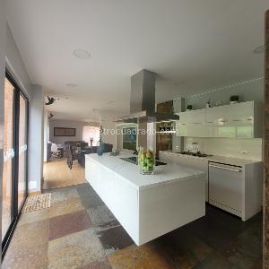 Casa de 3 alcobas en venta en San Jose De Bavaria, Bogotá, 390 m² · foto 4 de 17