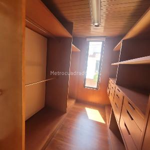 Casa de 4 alcobas en venta en San Jose De Bavaria, Bogotá, 380 m² · foto 13 de 19