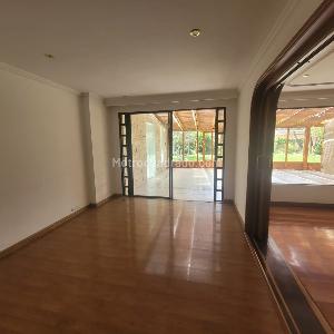 Casa de 4 alcobas en venta en San Jose De Bavaria, Bogotá, 380 m² · foto 18 de 19